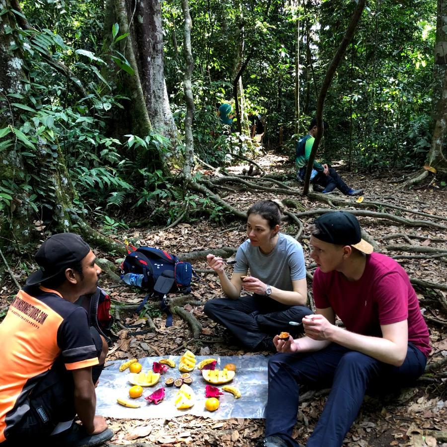 Thomas' Retreat Bukit Lawang Hotel Eksteriør billede