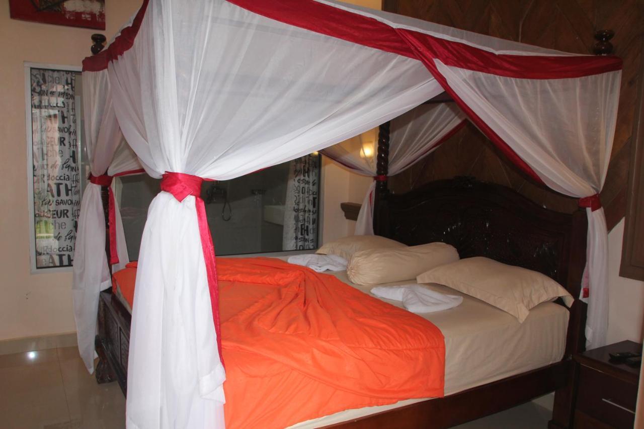 Thomas' Retreat Bukit Lawang Hotel Eksteriør billede